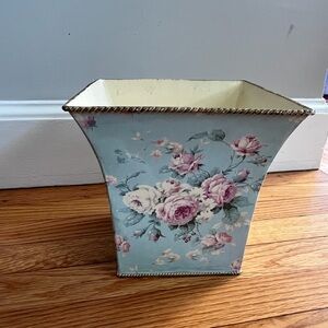 Vintage Metal Wastebasket,Shabby Chic ,Cabbage Rose And French Lilacs